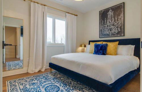 7BR Retreat, Rooftops, Garages, Walkable to Faves 5 Mins to Nissan Stadium, Less than 10 Mins to Broadway, 24 Hr Hospitality, Great for Groups - Foto 14