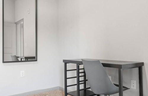 Spacious LUX 2BR 2B Unit in Austin with Pool! - Photo 17