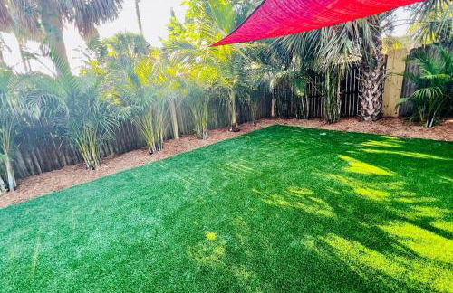 Luxury 2/2 private oasis w/Hot Tub walk to Beach - Foto 22