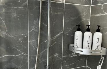 Whispering Waves Guest house, Brighton-8 mins, Guests 4, Beachfront, Free parking, WiFi, Kitchen and AC - Foto 37