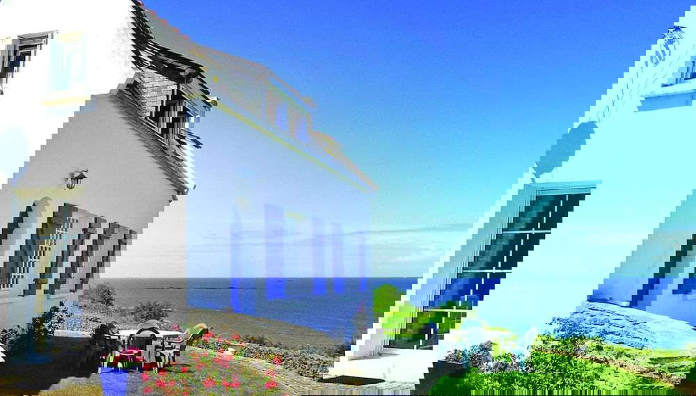 Holiday Home Locquirec With Stunning Sea View - Photo 1