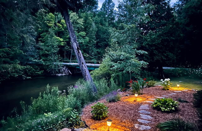 Firefly Lodge! Boardman River! Hot Tub! Woodstove! - Foto 39