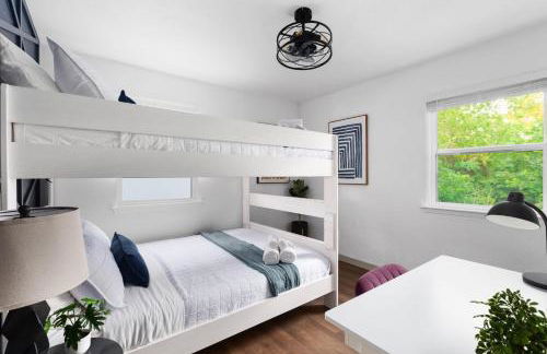 Posh & Serene 2BR w Private Patio - Foto 2