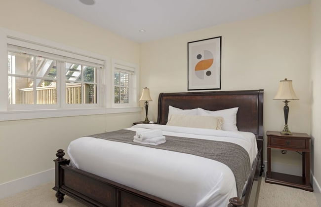 Stunning 3 Bedroom Secondary Suite N Van - Photo 35