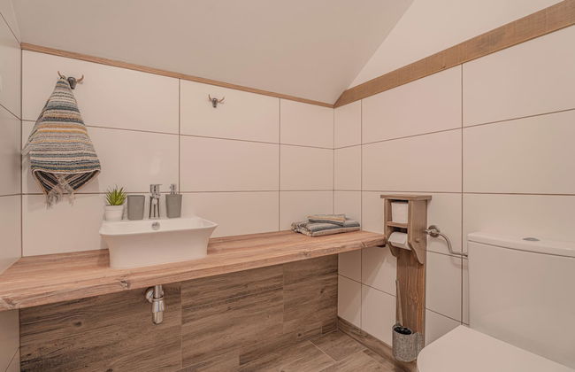 Lukec Estate - Photo 10