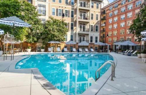 Luxury, Chic, Apt with Game Room, Movie Theatre, & 24hr Gym - Foto 29