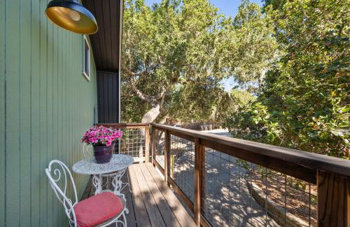 Forest Home with Deck, EV Station, King Beds - Foto 13