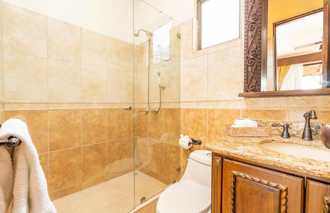 Hacienda-style Villa With Pool and Sweeping Ocean Views Above Potrero - Photo 29