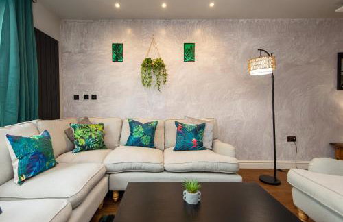 Spacious Cottage 3 Bedrooms with Free Private Parking in a Central Location - Foto 23