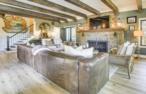 Walk to Lake Arrowhead Village! Home with Lake Views - Foto 5