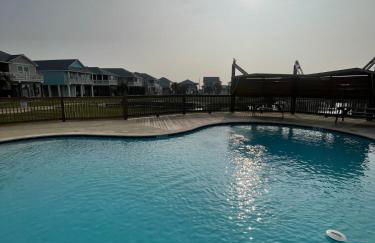 Walk 2 Beach & Huge Pool! Pets Allowed! Salty Sea Dawg - Photo 3