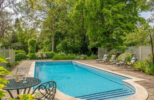 Dedham Vale Cottage with Swimming Pool mid May to mid Sep - Yew Tree Barn - Foto 1