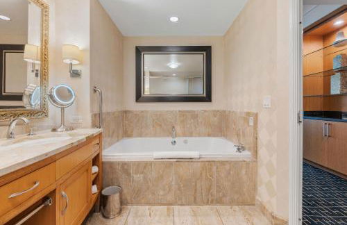 TRUMP 56th Floor - Sphere and Strip View - No Resort Fees - Photo 3