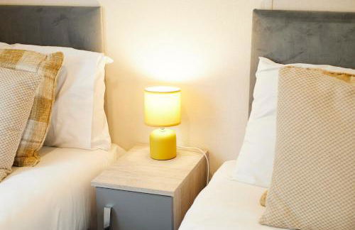 Pine Lodge with Hot Tub - Foto 34