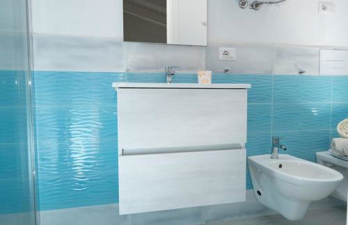 White, Villetta with pool - Foto 25