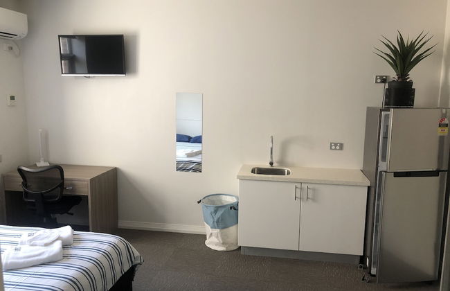 Studios on King - Photo 7