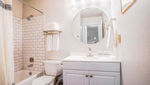 Modern Microsoft Redmond Campus Condo with Balcony - Foto 5