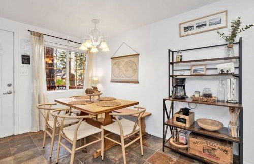 Apres Chalet Retreat~ Hot Tub~ Relax Away Cottage~ - Foto 34