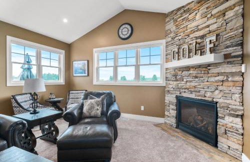 Golf in Luxury - 4BDR Home on Agaming Golf Course - by Torch Lake - Foto 9