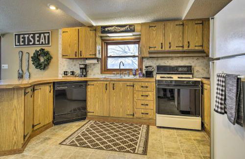 Phillips Cabin with Lake Views and Private Dock! - Foto 10