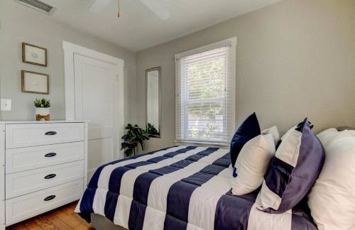 Rare- Downtown 2 bedroom! Family friendly! - Photo 4