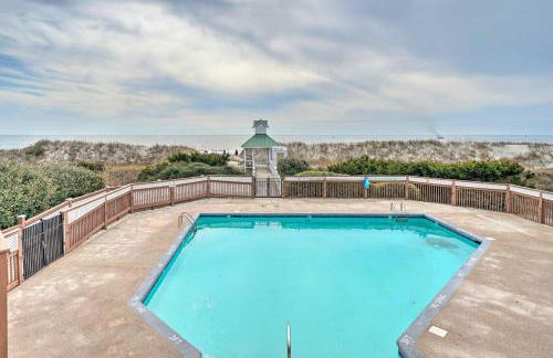 Marina and Beach Club Access Condo in Southport - Foto 36