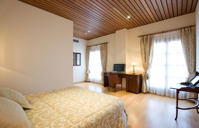 Hotel de Bodegas Hacienda Albae - Photo 17