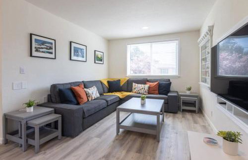 Quaint and Charming 4BR Tranquil Palo Alto Retreat - Photo 22