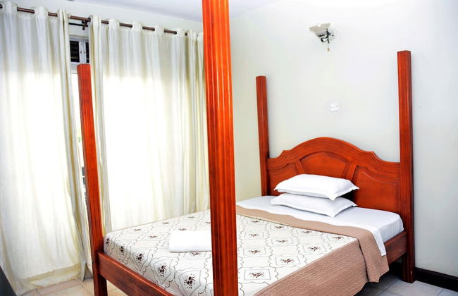 Shumuk Hotel and Apartments - Photo 6