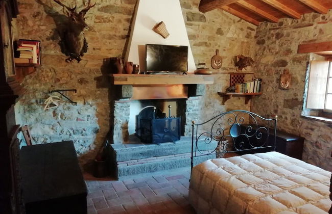 Lovely Cottage in Bagni di Lucca Amidst Fields - Photo 5