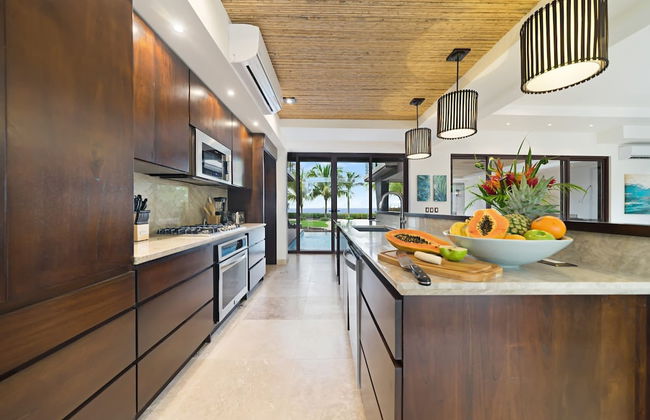 Beachfront Villa - Sunsets and Daily Maid Service - Photo 9