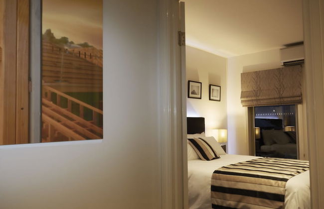 Mansi on Raymond - Photo 4