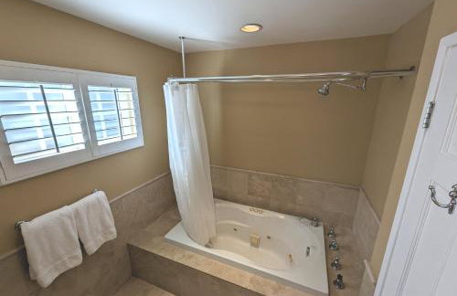 4 BR Encino Home w/ Amazing Yard, Near Everything - Foto 71