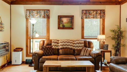 Cozy Georgia Abode with Deck, Fire Pit and Lake Access - Foto 5