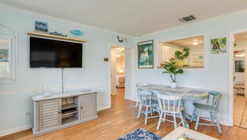 Lovely St Pete Beach Cottage, Walk to Beach and Town - Foto 5