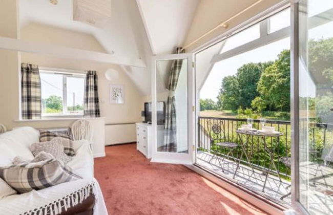 Host Stay The Lodge at Alderfen View - Photo 1