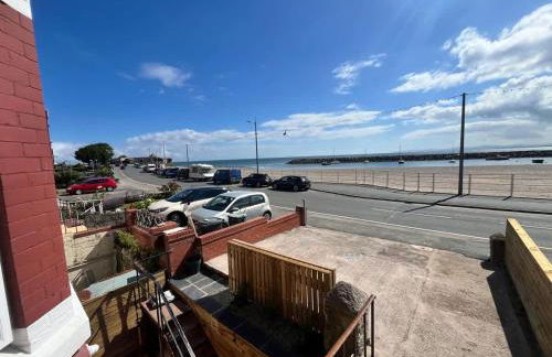 Stunning 2 Bedroom Beach Apartment With Garden - Foto 6