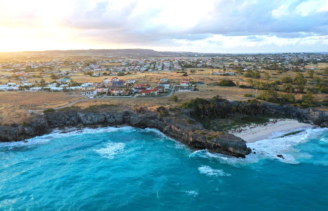 The Gem is Located a few Minutes Walk to the Gorgeous Bottom Bay Beach - Foto 15