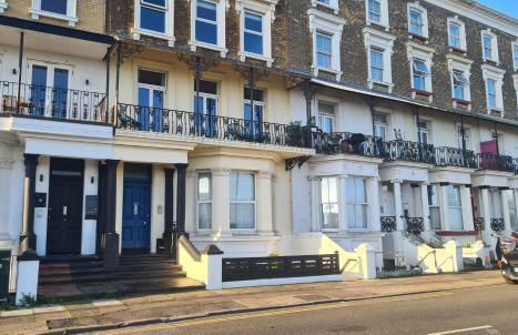 Luxury, Spacious 3 Bedroom, Beachfront Apt with Parking & Courtyard - Shoreside - Foto 17