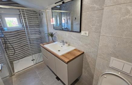 Blue Moon Apartment, now with Jacuzzi - Photo 13