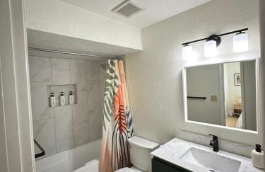 Next Getaway Home-3 Rooms, 4 Bed, 2 Bath, Backyard - Photo 3