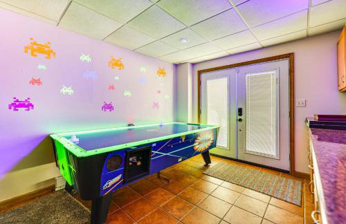 Secluded Family Cabin with Fire Pit in Lake Ariel! - Foto 28