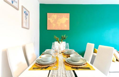 A Luxurious Home with Hot Tub and Man Cave! 9ppl - Foto 28