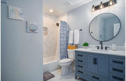 Trendy Historical Home Near Downtown Attractions - Foto 54