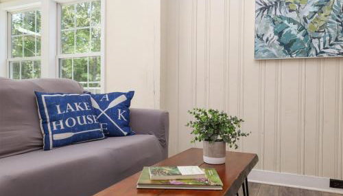 Dog Friendly Lakeside Escape with Hammock and Fire Pit - Foto 1