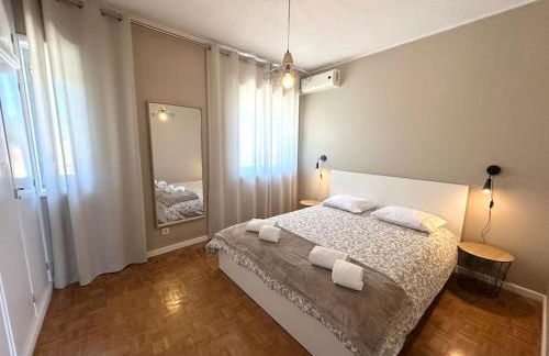 Renovado com AC, 2 WC completos, terraço e garagem - Foto 18