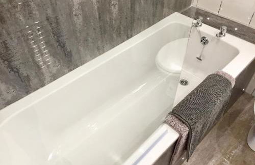 RIVER CLYDE VIEWS - PRIVATE & SPACIOUS APARTMENT - Photo 28