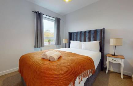 2 Bedroom House Near City Centre with Parking - Foto 10