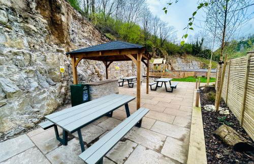 Rock Mill - Luxury 1 Bedroom Apartment 20 with Private Balcony - Photo 30