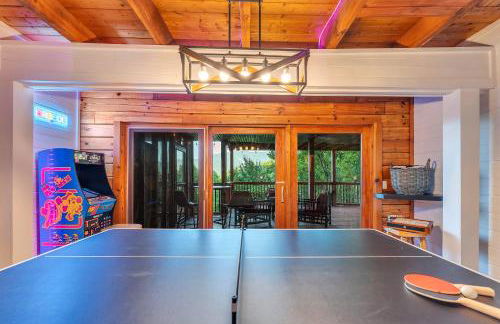 Family Chalet With Sauna, HotTub, Heavenly Views! Mins to Downtown! - Foto 68